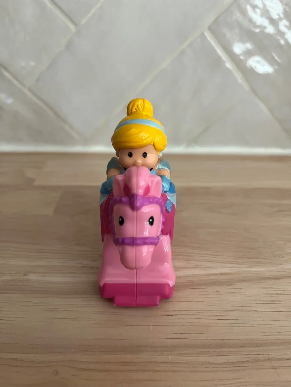 Fisher price Klip Klop Princess Cinderella Pink Horse Pony. RARE!